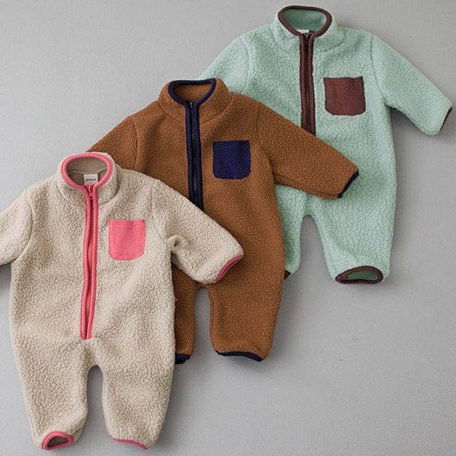 【BABY】秋作暖かいフリースロンパース