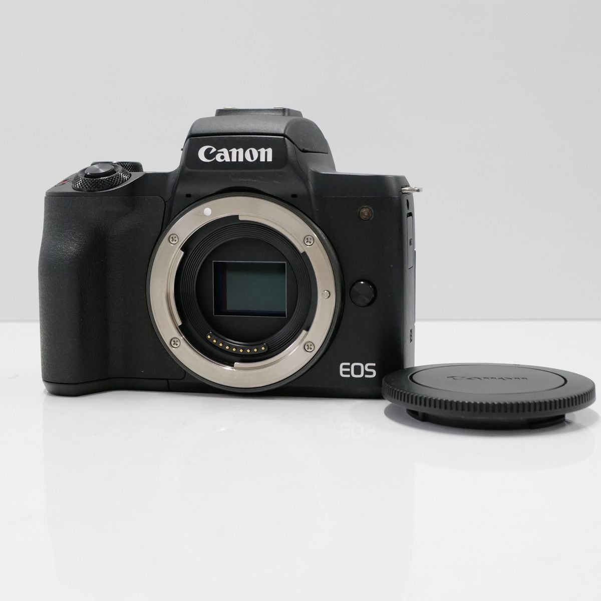 Canon EOS KISS M(ボディ本体のみ)-