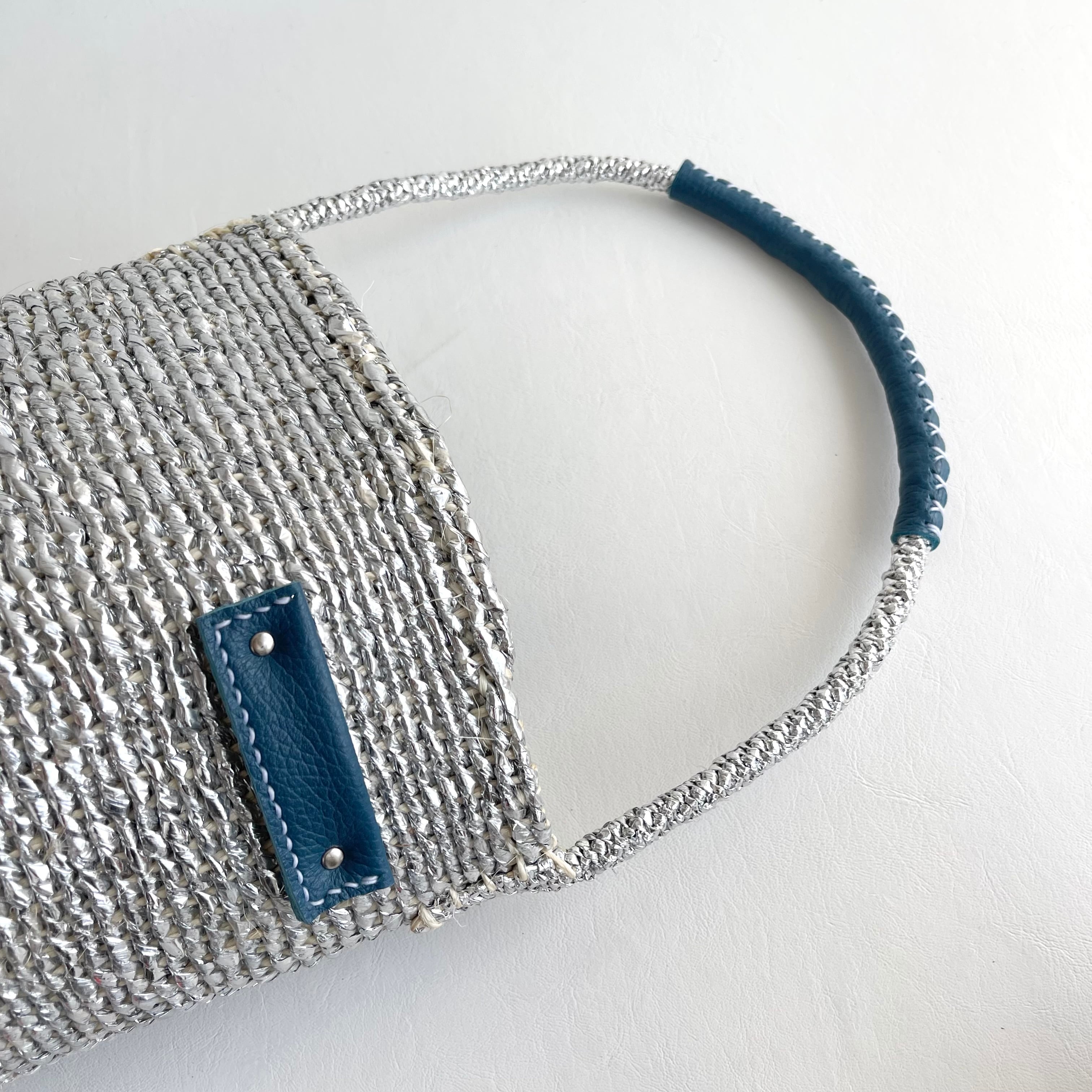 OVAL Shoulder Kago Bag / JAY BLUE HANDLE / メガネホルダー付