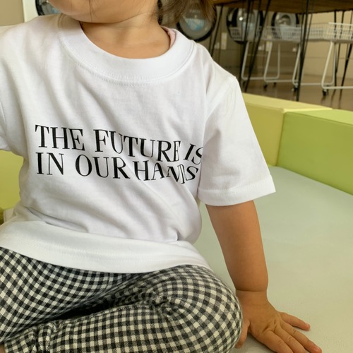 【THE FUTURE IS IN OUR HANDS】SO SOUVENIR KIDS PRINT T-SHIRT