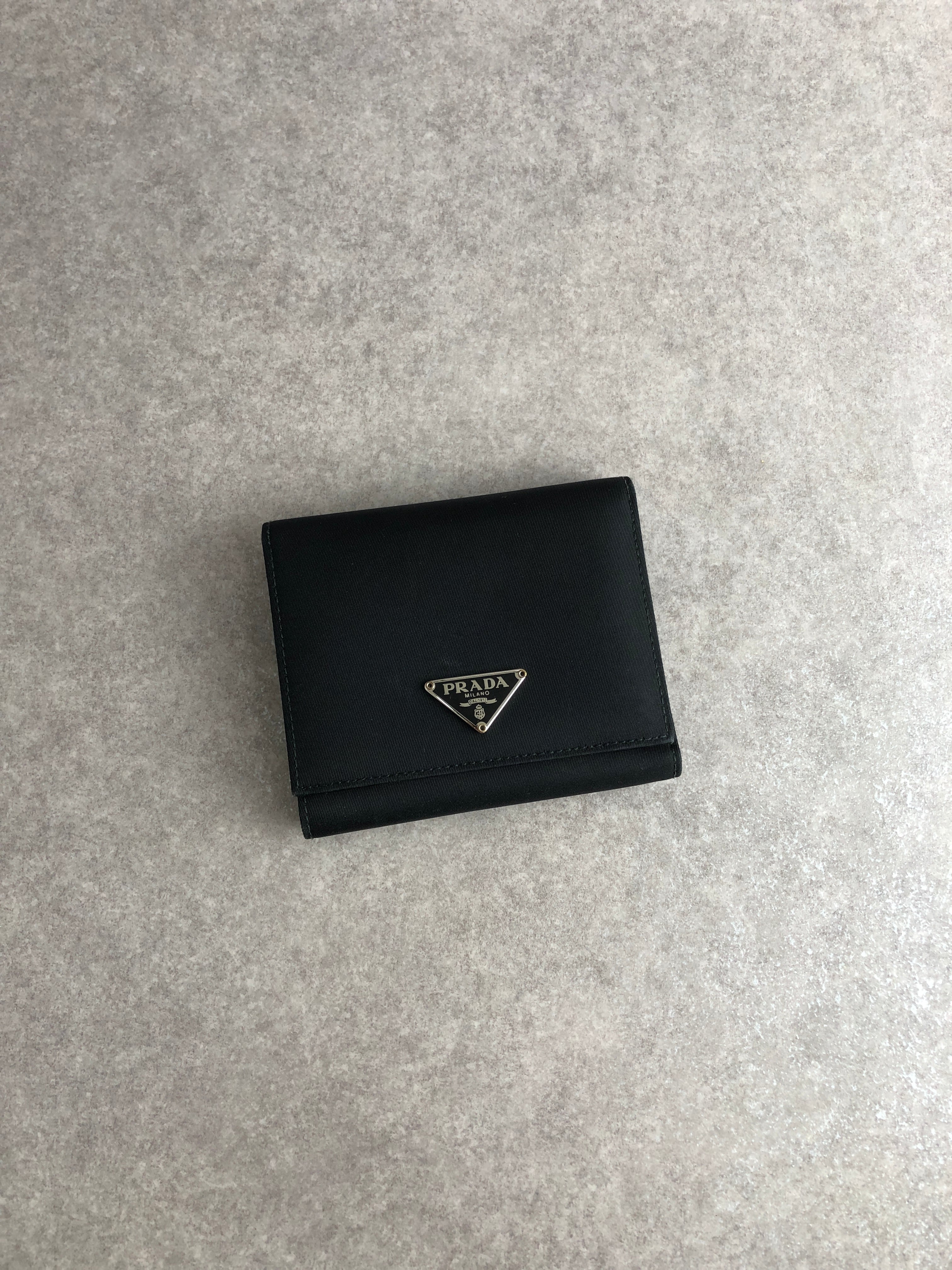 PRADA プラダ 財布 ブラック トライアングルロゴ ナイロン 3つ折り vintage ヴィンテージ オールド 82di36