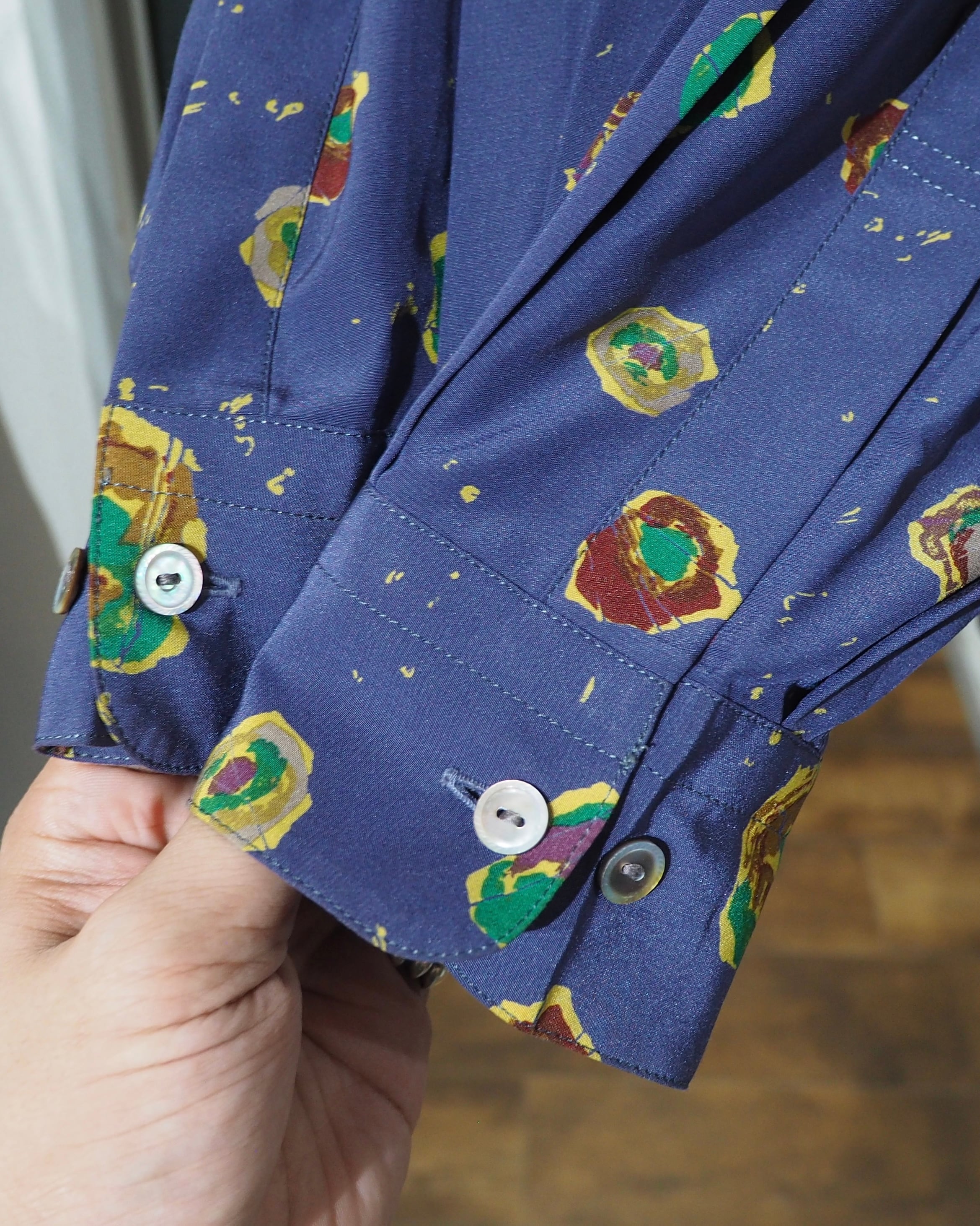 1990s Colorful Popcorn All Over Pattern Vintage Drape Shirt