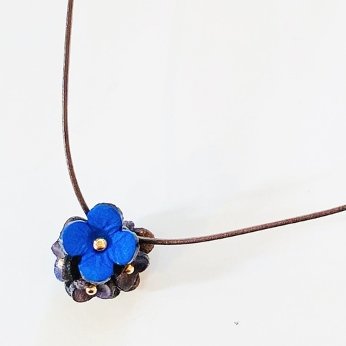 アナベル花プチチョーカー(花色ラパープル＆ラベンダー　革紐チョコレート）