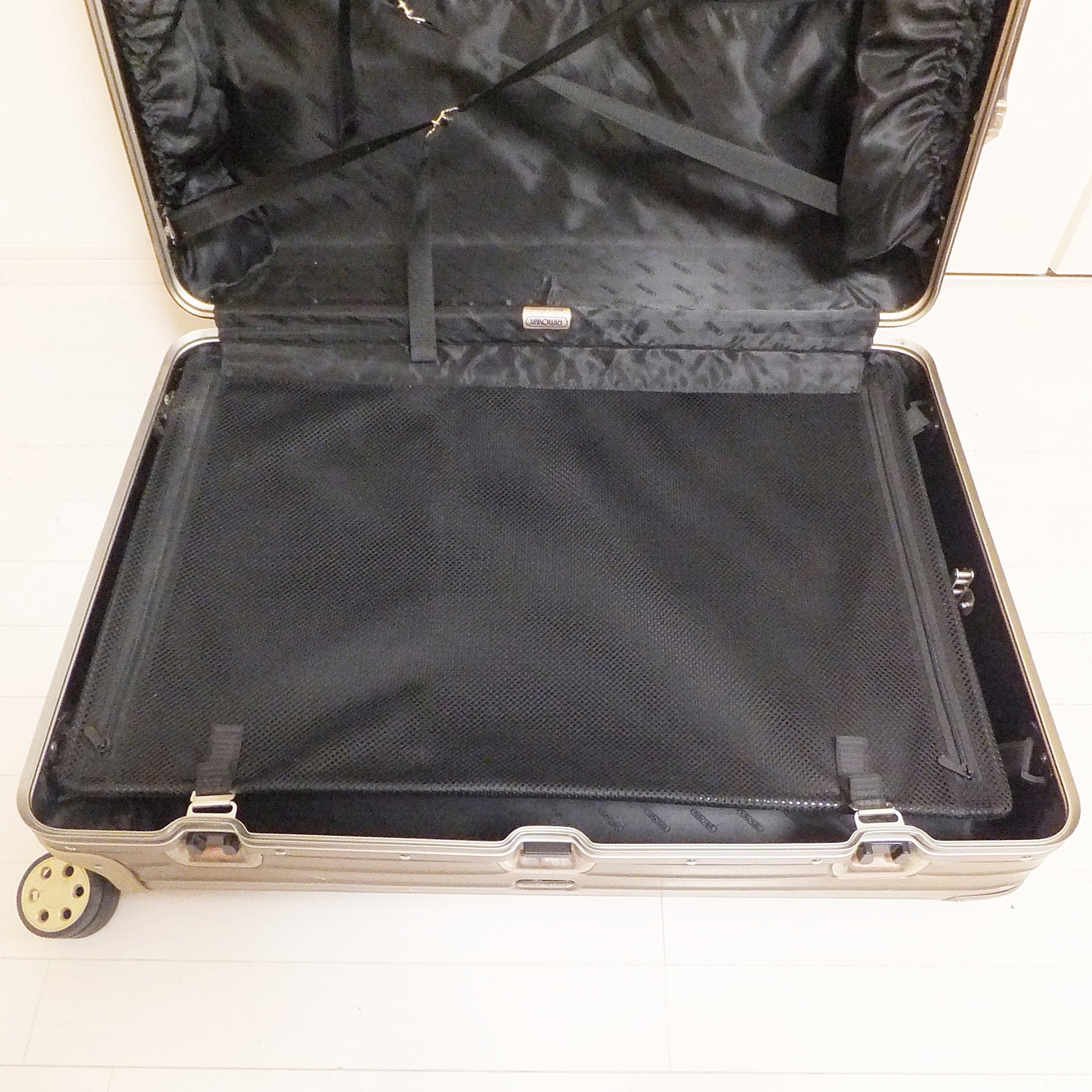 ☆リモワRIMOWA☆最高級ライン トパーズ チタニウム スーツケース 98L