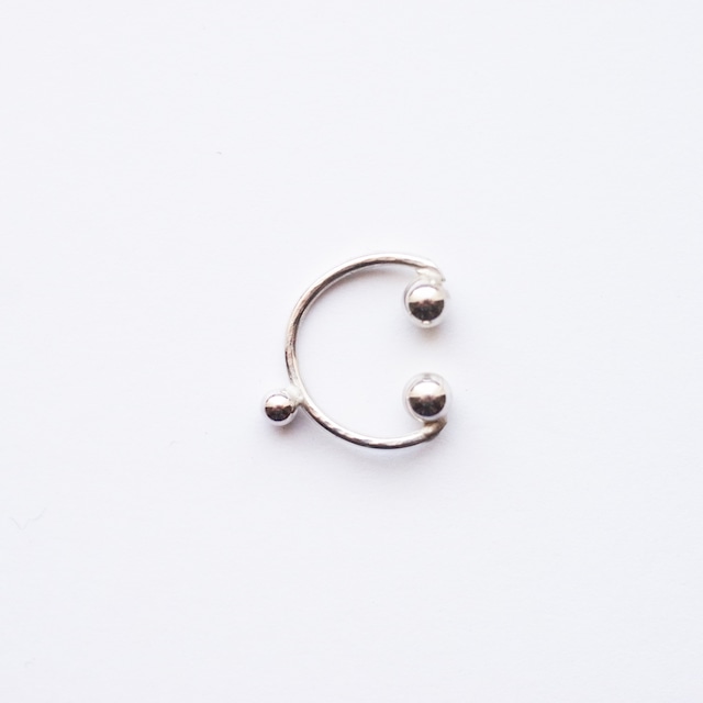 SUKIKOMI JEWELRY - EAR CUFF: silver S