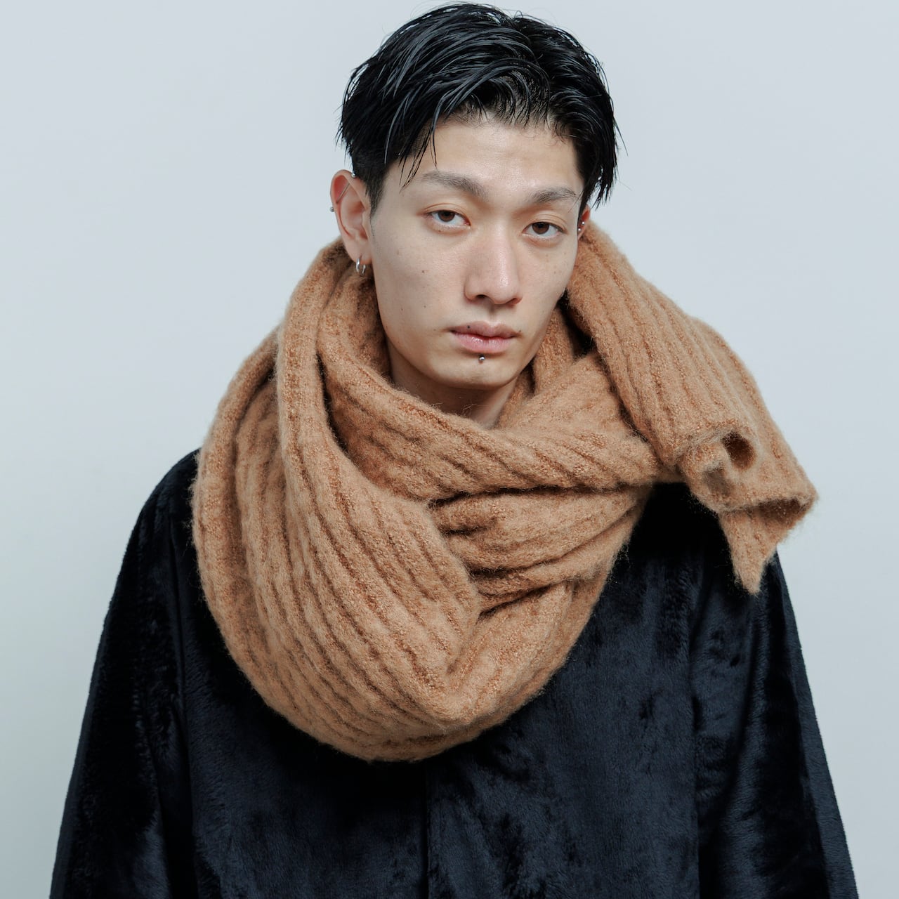 AO-83 long & volume mohair muffler / camel | akio
