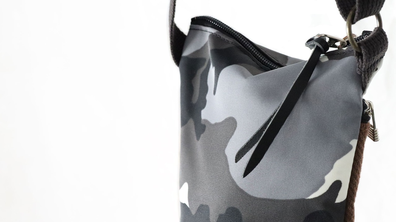 サコッシュ / Hemp cotton pocket sacoche /チョコ ブラウン & カモフラージュ