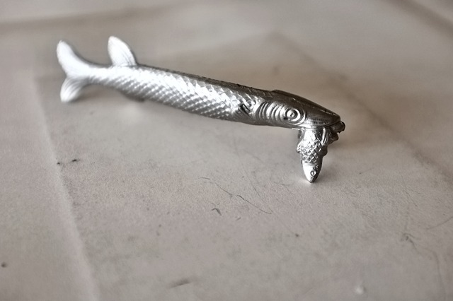 30s フランス 黙想する動物たちとアールデコ的カトラリーレスト 魚さん アンティーク