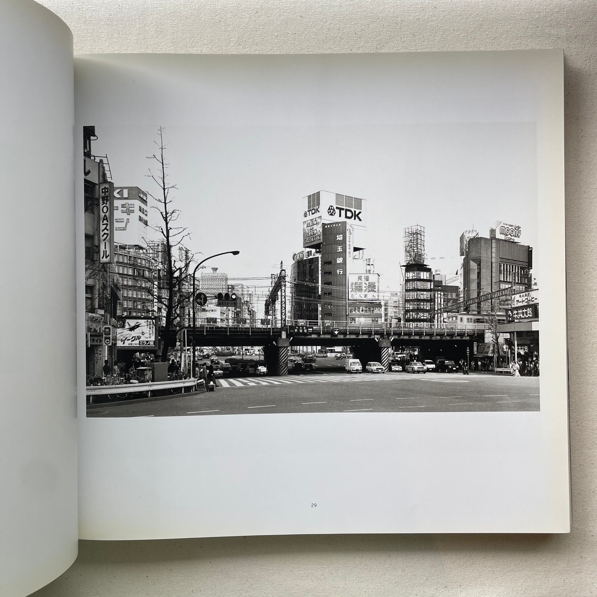 Thomas Struth: 1977-2002 (トーマス・シュトゥルート) | 汀線