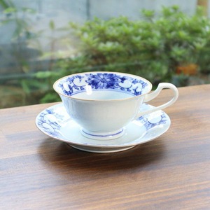 有田焼　紅茶碗　菊 3-031