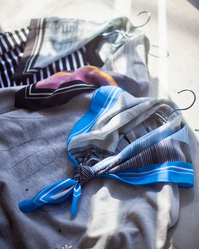 VOAAOV  GHOST OF A MOMENT SCARF SAX