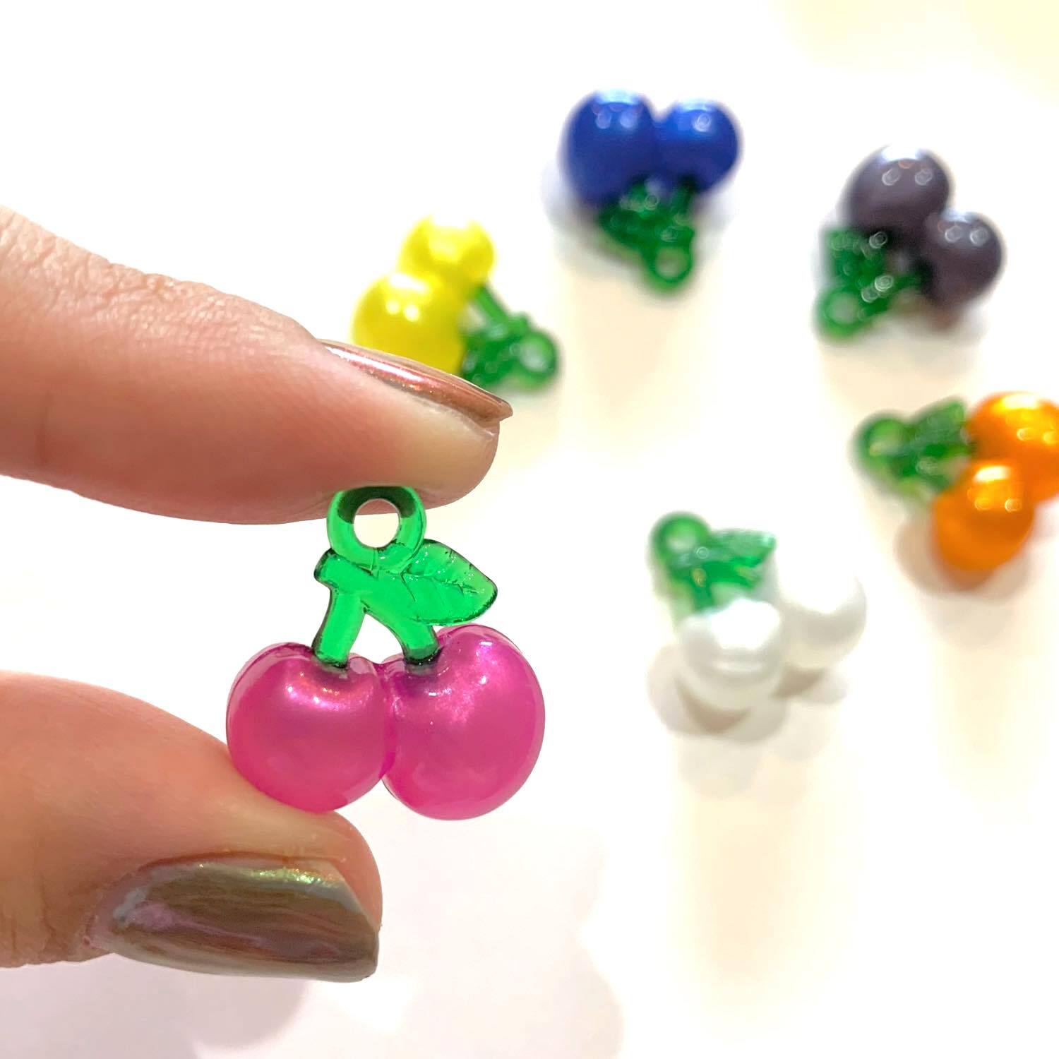 カラフルさくらんぼチャーム | Dua-アクセサリーパーツショップ