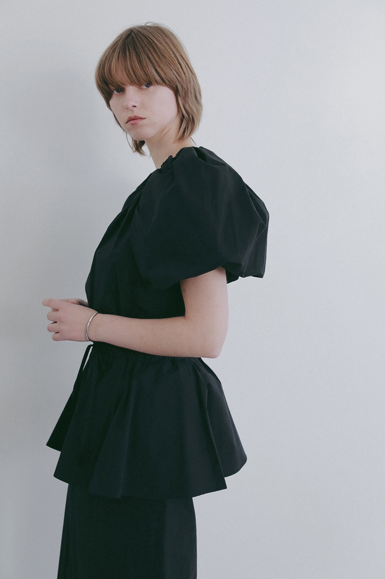 MANOF BALLOON SLEEVE BLOUSE 3色展開