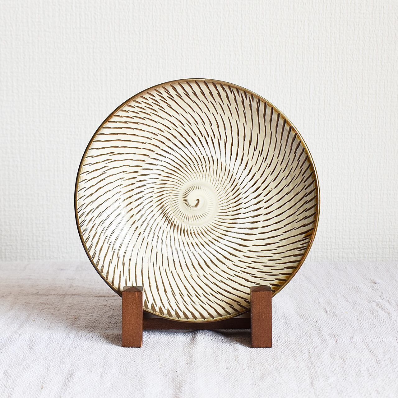 贈答 小鹿田焼 坂本浩二窯 九寸鉢 抜き飛び鉋 白 Fucoa Cl