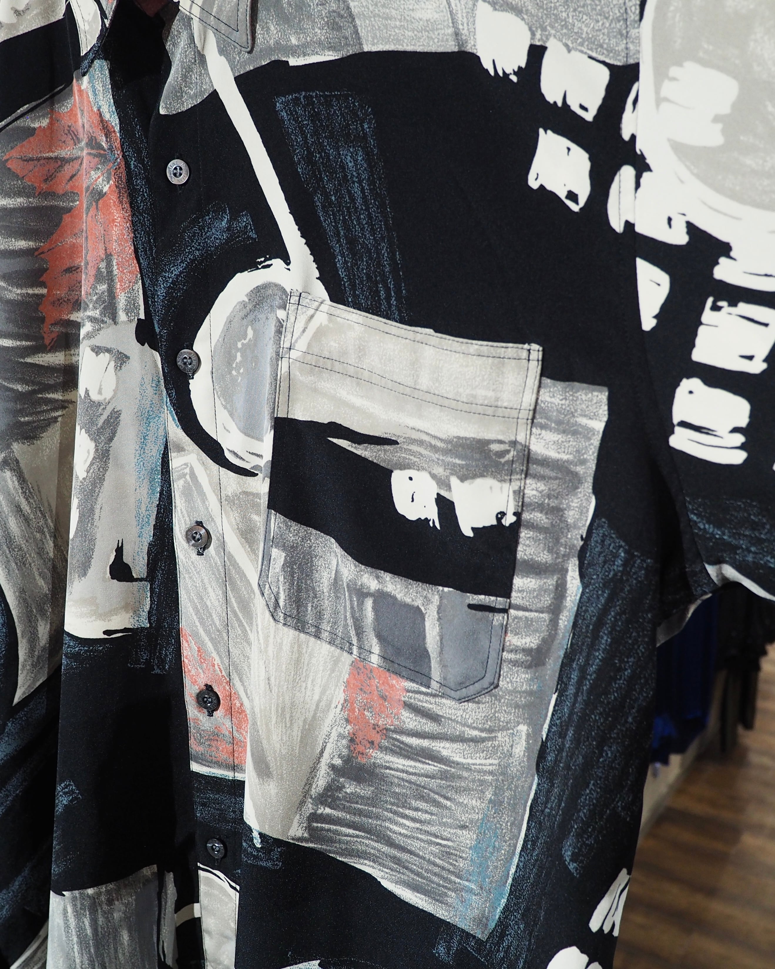 1990s Beautiful abstract Art painting vintage Drape loose shirt