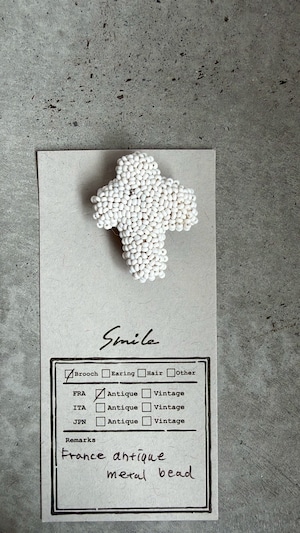 装身具「SmiLe」 №6 antiquebeadsブローチ・クロス