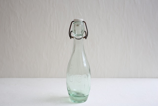 フランス アンティーク ヴィンテージ キャップ付き ガラス瓶 『U.C.V.』 N-01463