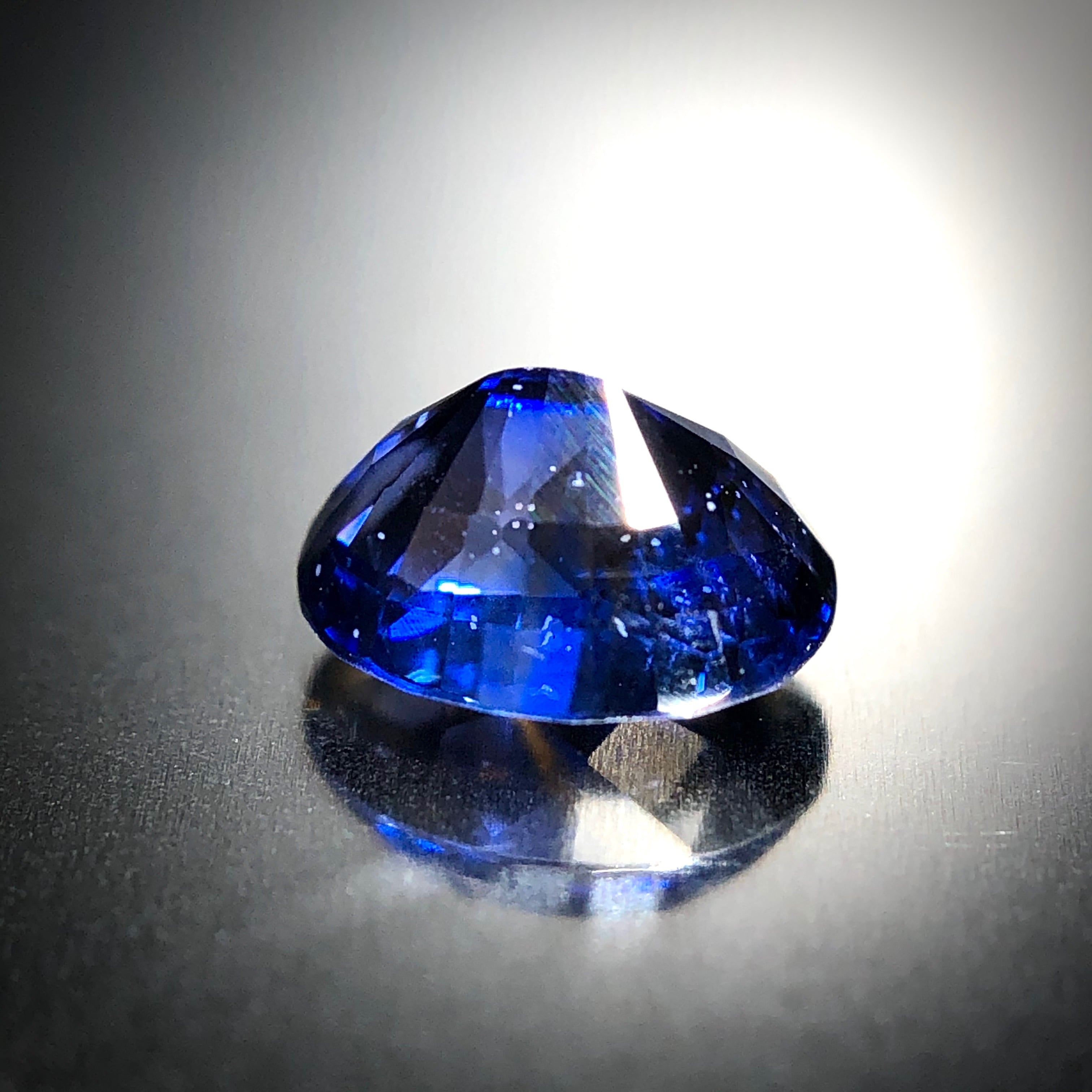 深いブルーにイエローのアクセント 1.1ct 希少石 バイカラー 深いブルーにイエローのアクセント 1.1ct 希少石 バイカラー