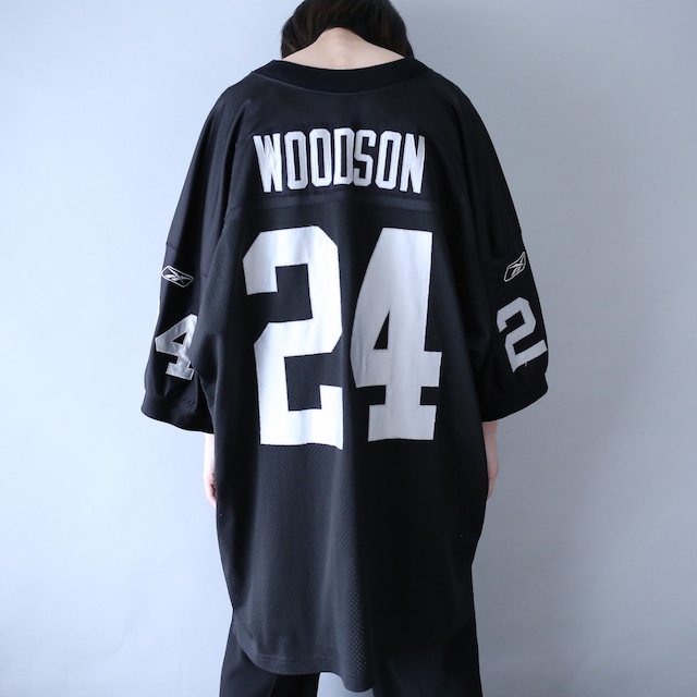 "Reebok×NFL" 24 numbering over silhouette black game shirt