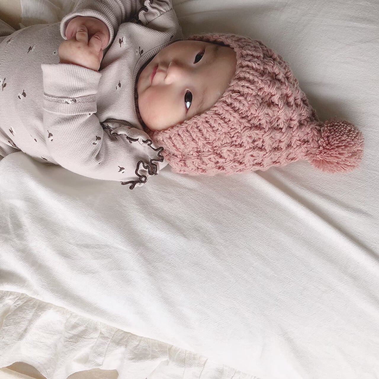 ぽんぽん付きニットボンネット