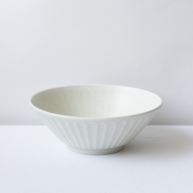 シノギ模様の麺鉢【ホワイト】