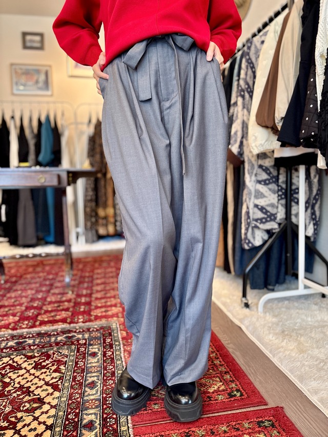 サキソニータックパンツ