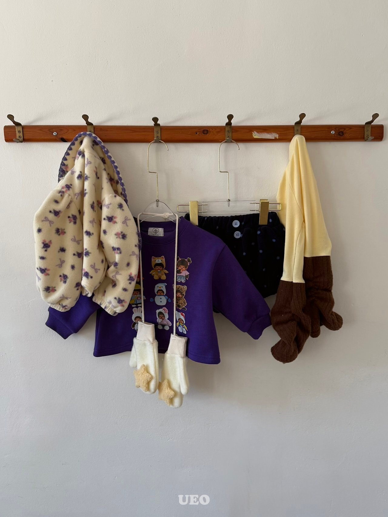 UEO［取寄］cream berry fleece jumper 26winter