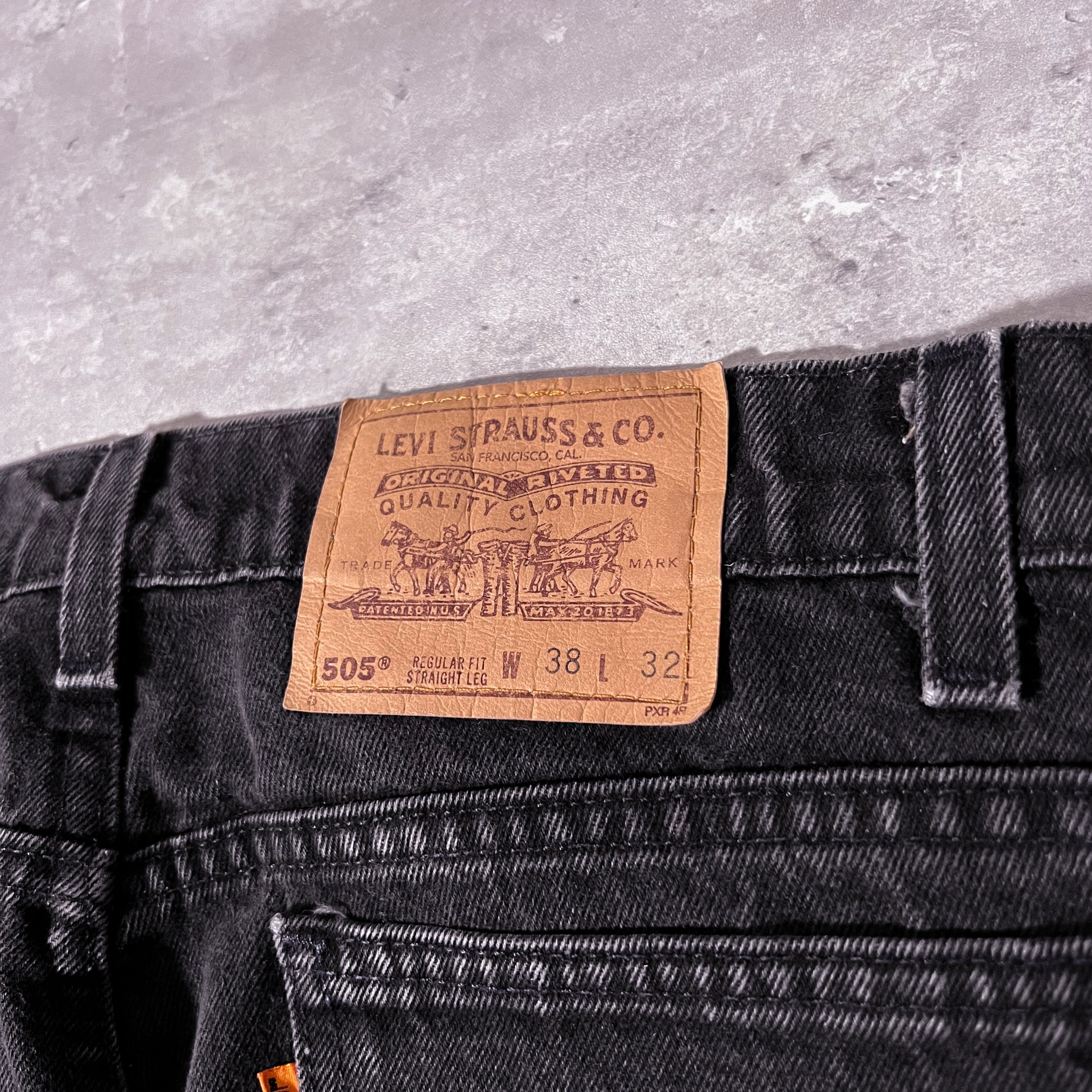 90s “Levis 505” 後染めblack denim pants オレンジタブ W35L32 made