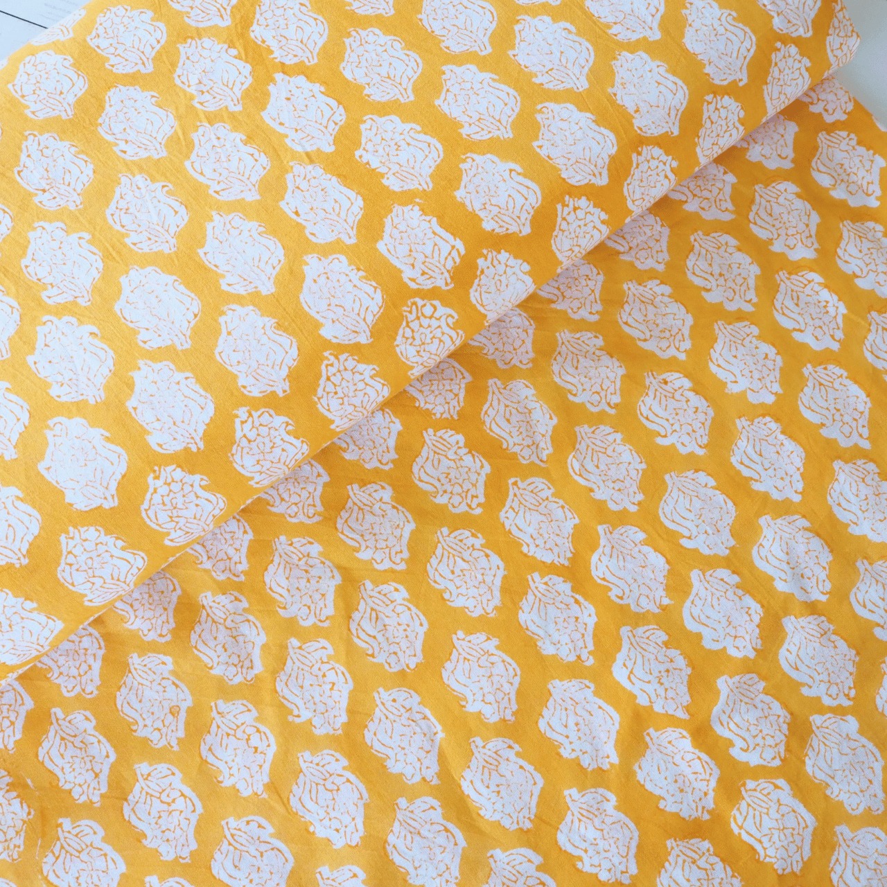 ブロックプリント生地【50cm単位】インド綿  小花柄 黄色×白 #13215-YL1