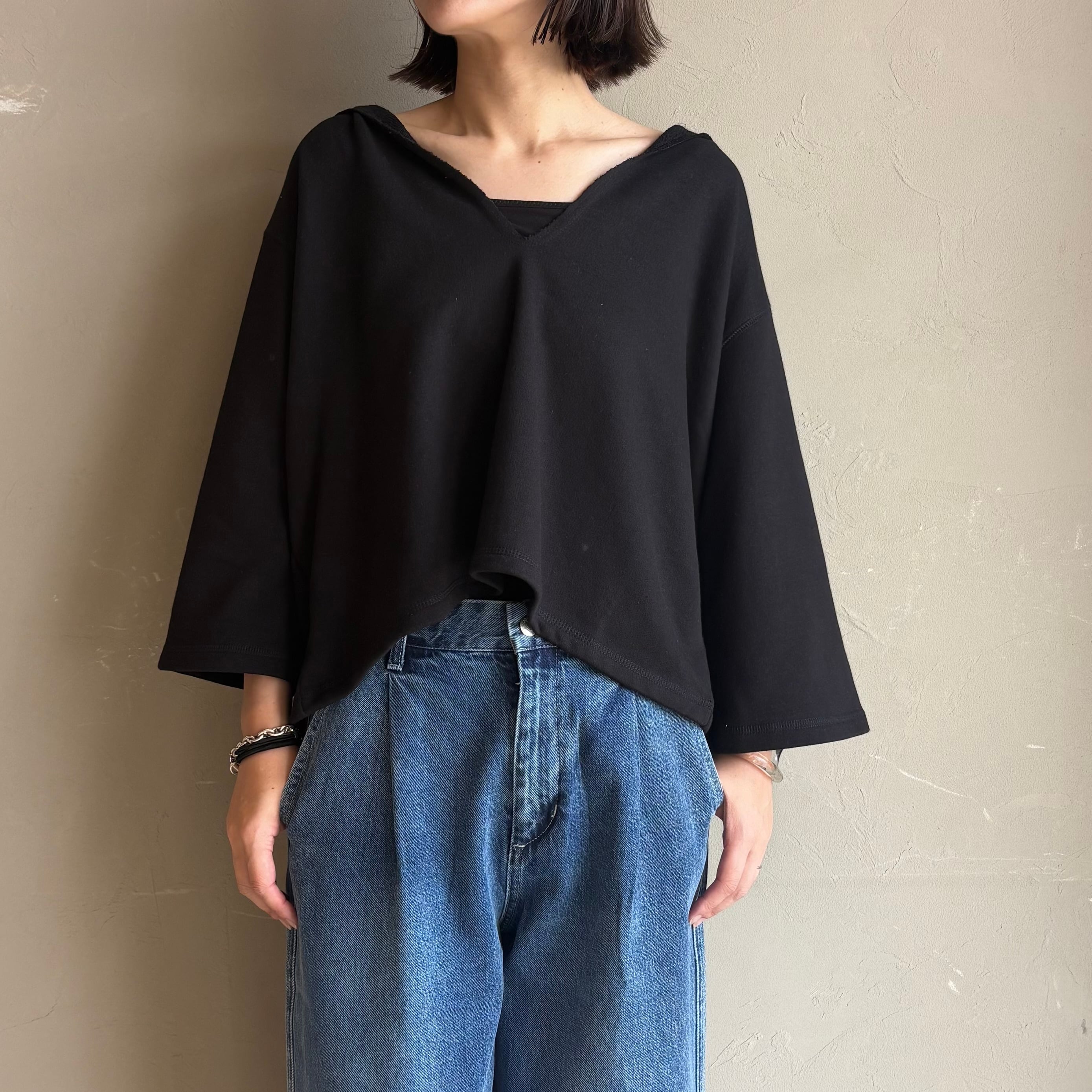 【 ROSIEE 】深Vフードトップス