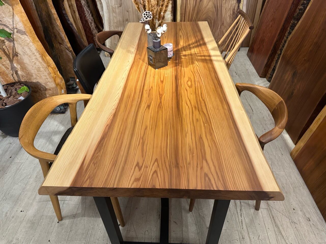 秋田杉（アキタスギ）_2000×810-870×60_浅草本店_テーブル天板