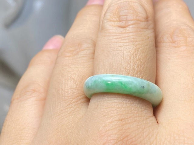 5000円引き メンズ くりぬき指輪 リング 本翡翠 ヒスイ 烏骨鶏色 誕生 