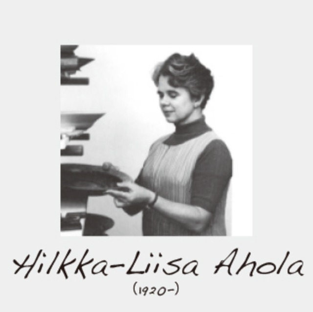 ARABIA アラビア Hilkka-Liisa Ahola ヒルッカ・リーサ・アホラ オリーブグリーンと紺と水色の花柄ティーカップ＆ソーサー - 6 北欧ヴィンテージ