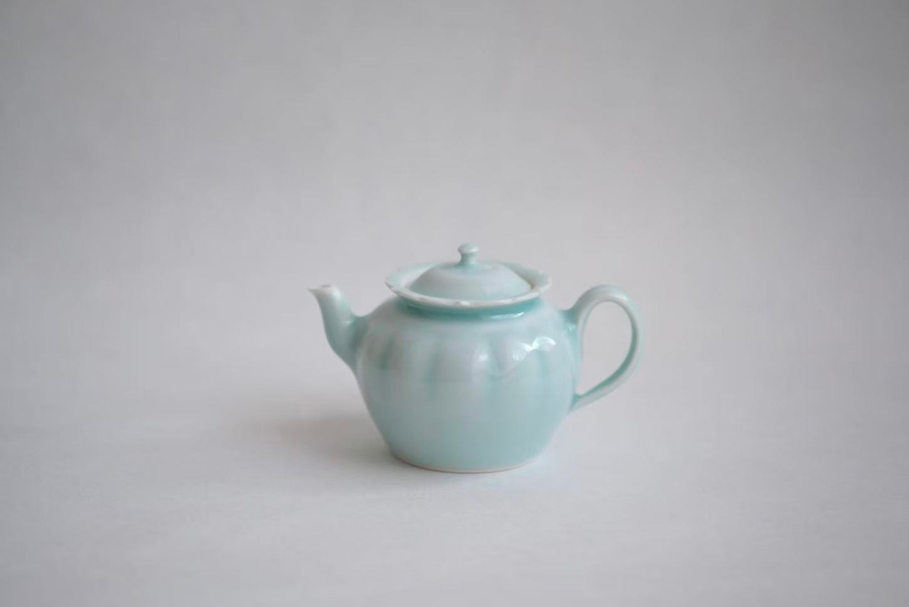 村田匠也 Takuya Murata - 青白磁茶壺 Teapot