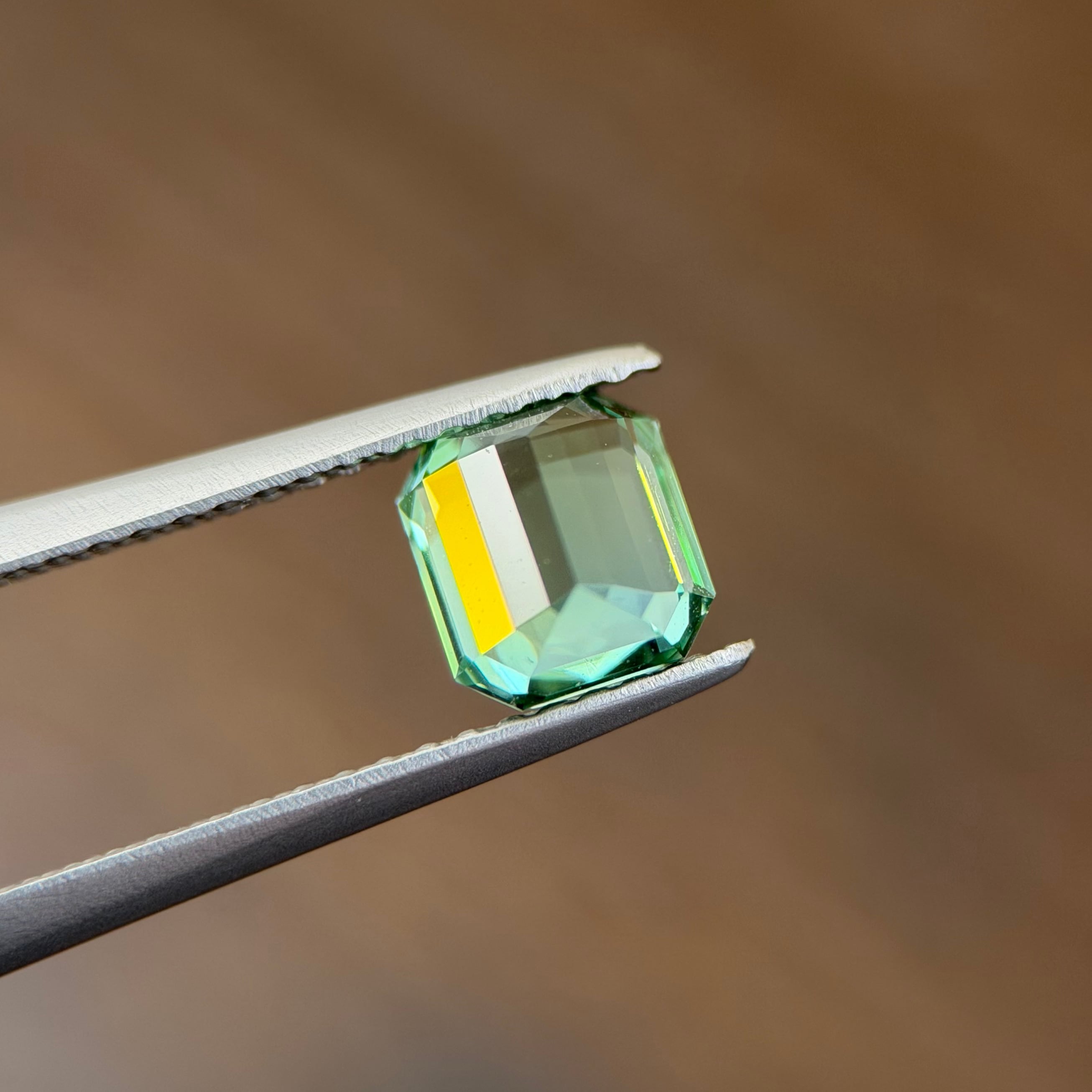 新春企画 [2] トルマリン 5.9x5.4mm, 1.05ct, アフガニスタン産