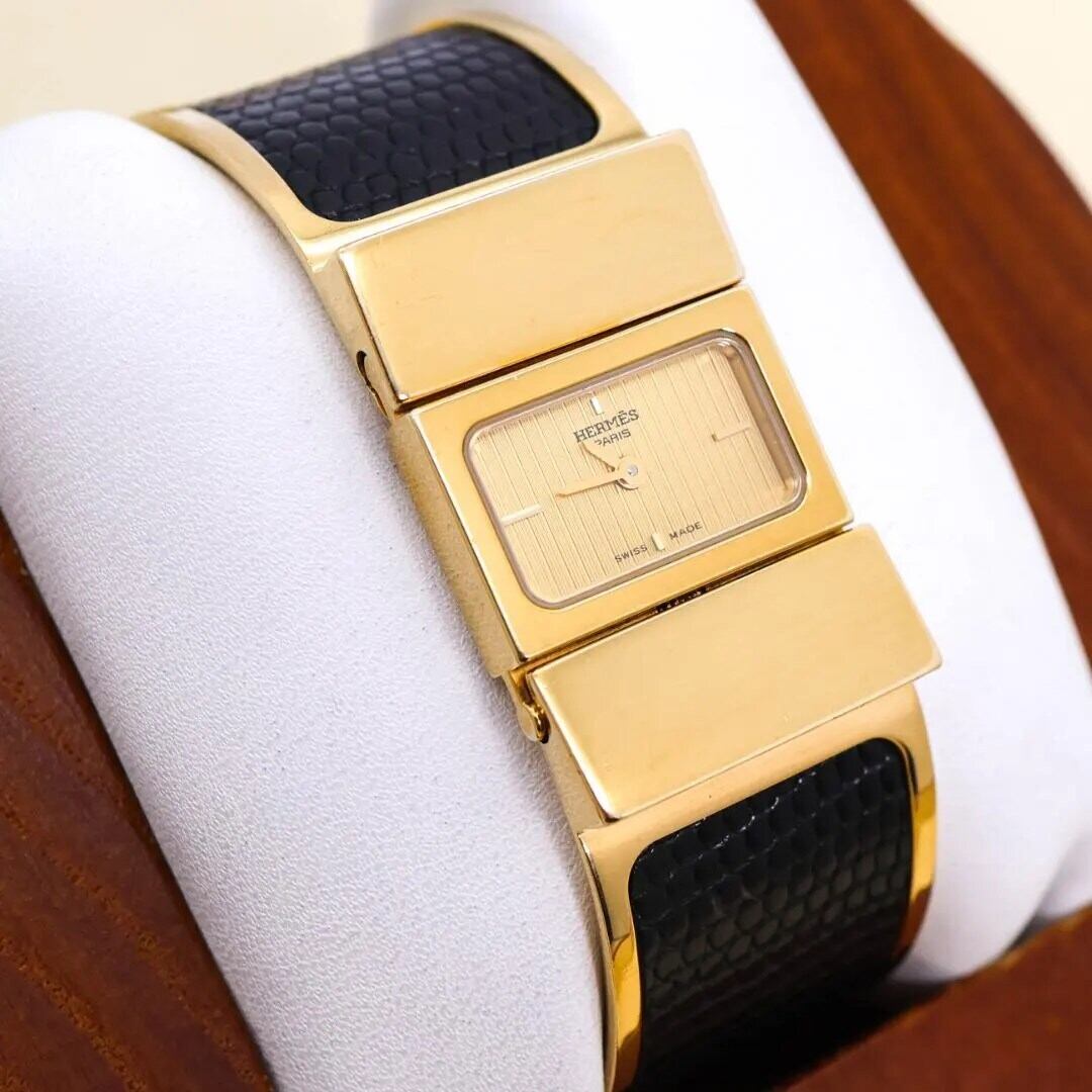不動 Hermes ロケ 腕時計 リザードレザー LO1.201 3272 不動 Hermes ロケ 腕時計 リザードレザー LO1.201 3272 | Like a