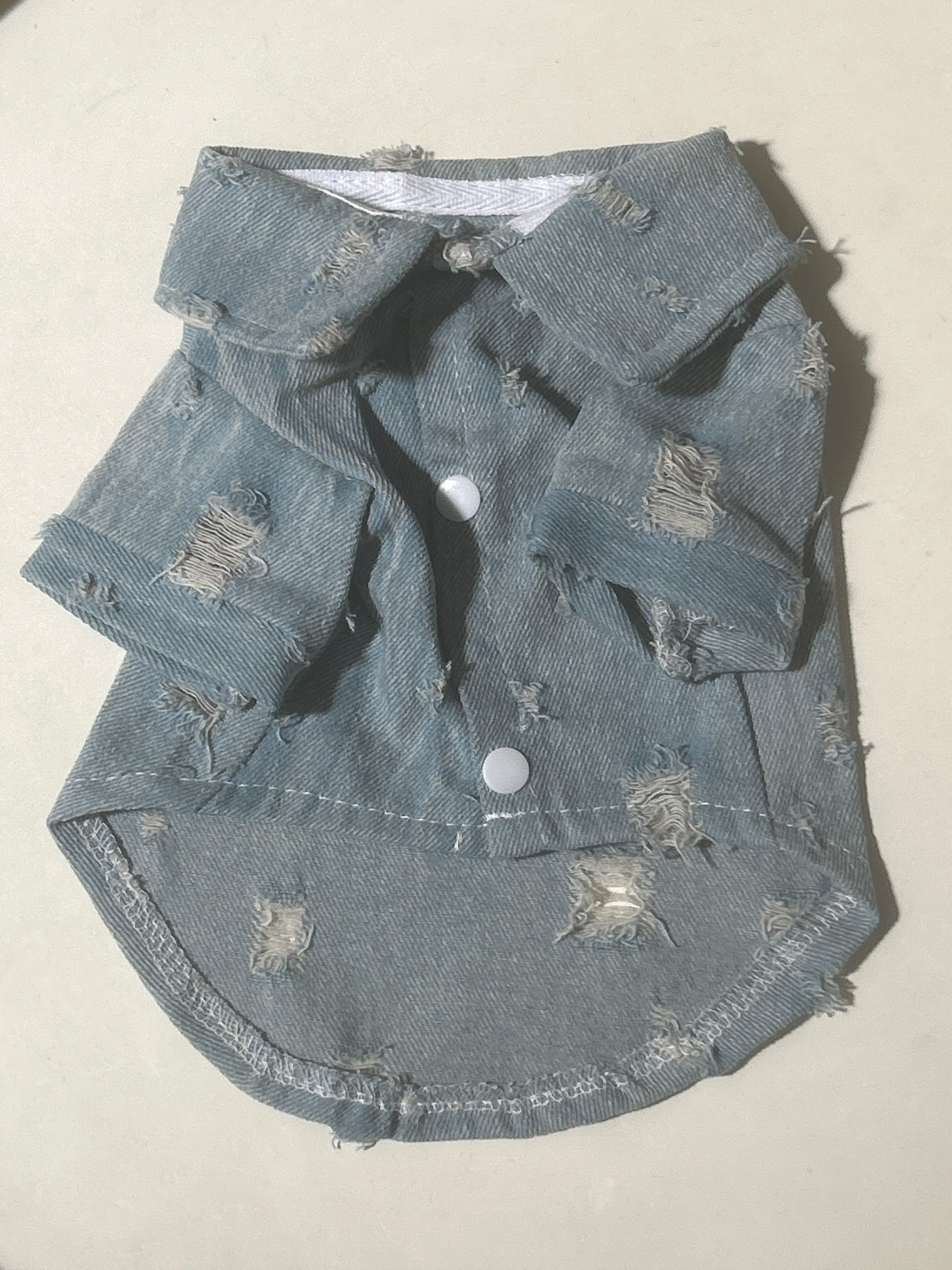 ダメージデニムシャツ