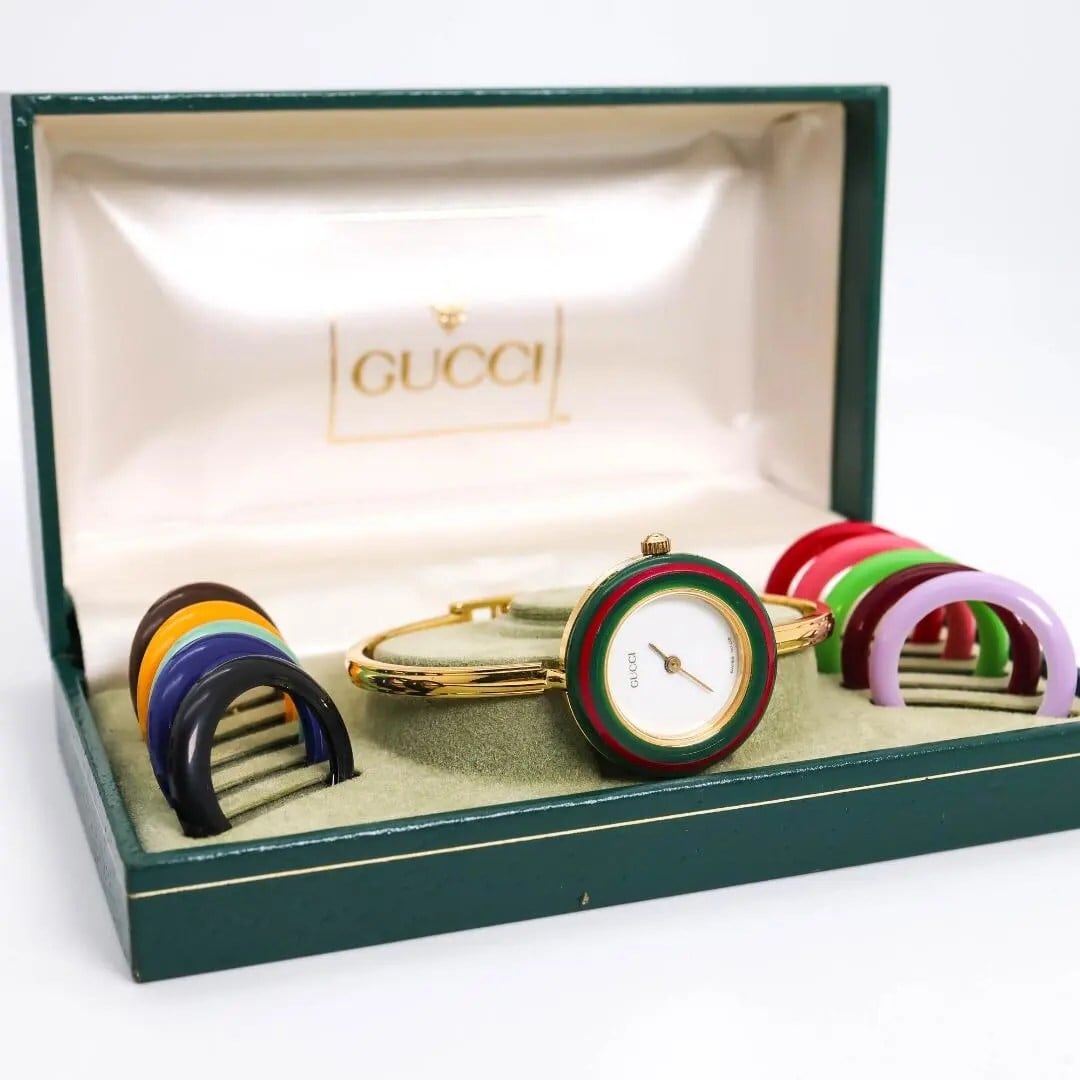 稼働 GUCCI 腕時計 チェンジベゼル バングル ベゼル11個 外箱 3381 稼働 GUCCI 腕時計 チェンジベゼル バングル ベゼル11個 外箱 3381