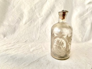 Antique bottle / c