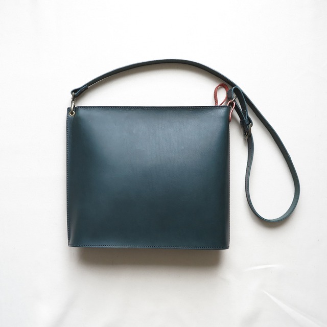 Italian leather shoulder bag「streamline」BLUE