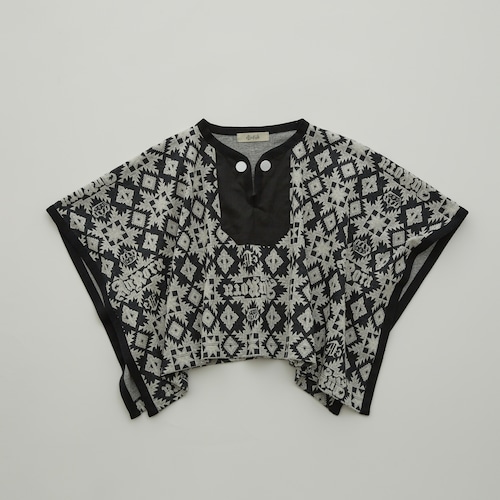 《eLfinFolk 2023AW》Eight Star Jaquard Poncho / black