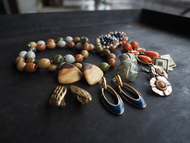 AMERICA 1970's ~ 1990's Vintage design earring