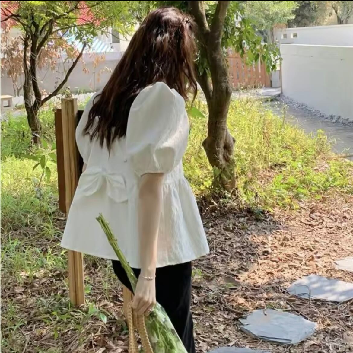 パフスリーブバックリボンブラウス