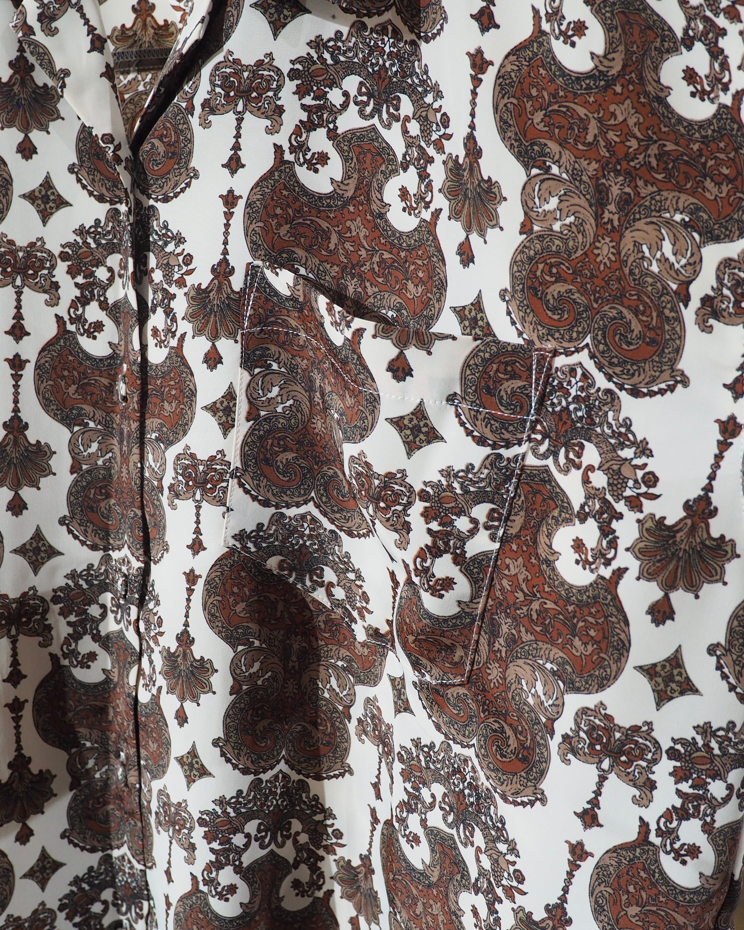 1990s Beautiful Arabesque pattern Design vintage SS Open Collar Shirt