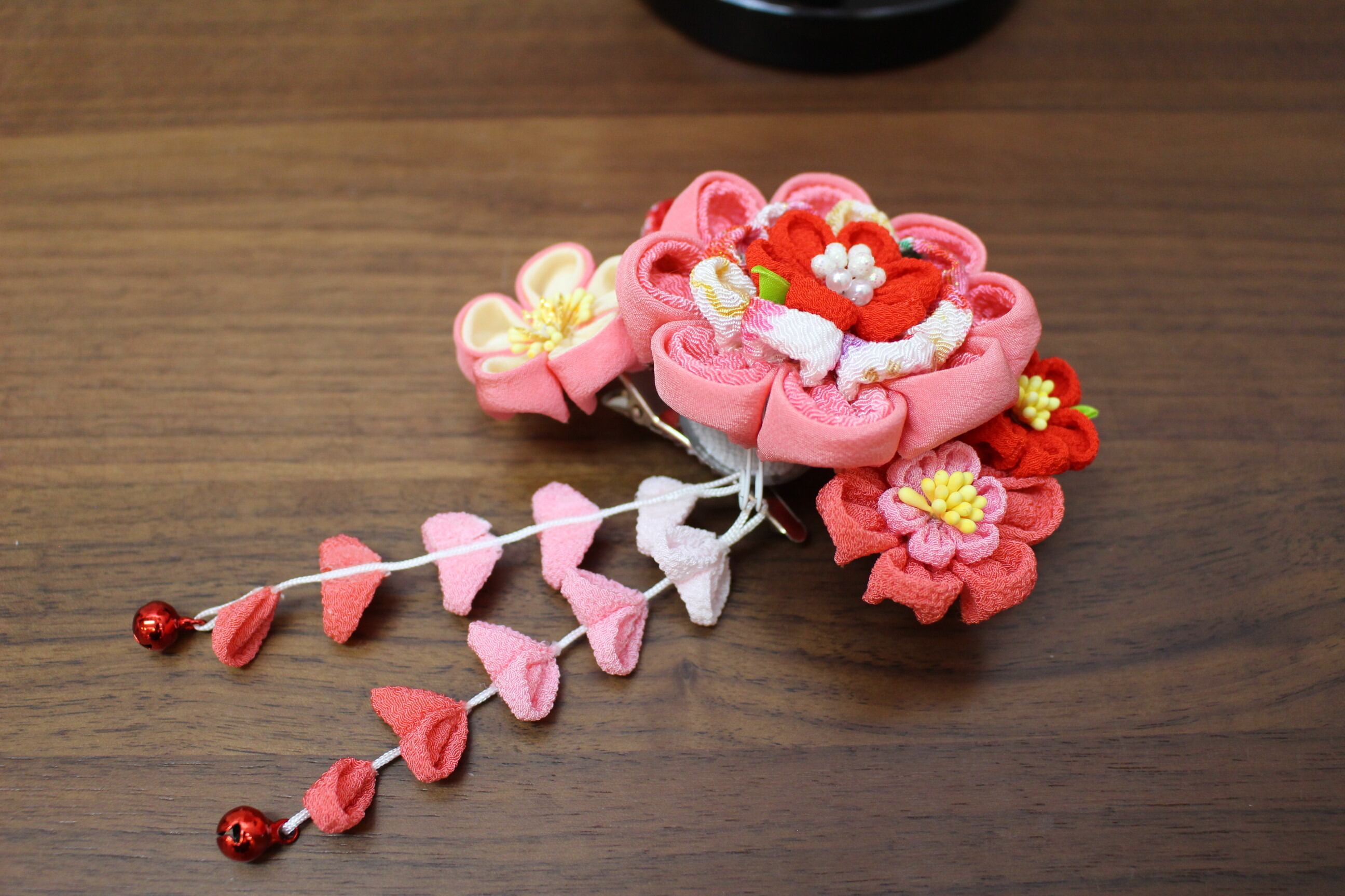 名前旗/花かんざし つまみ細工髪飾り付 赤・ピンク | SHIMADA DOLL