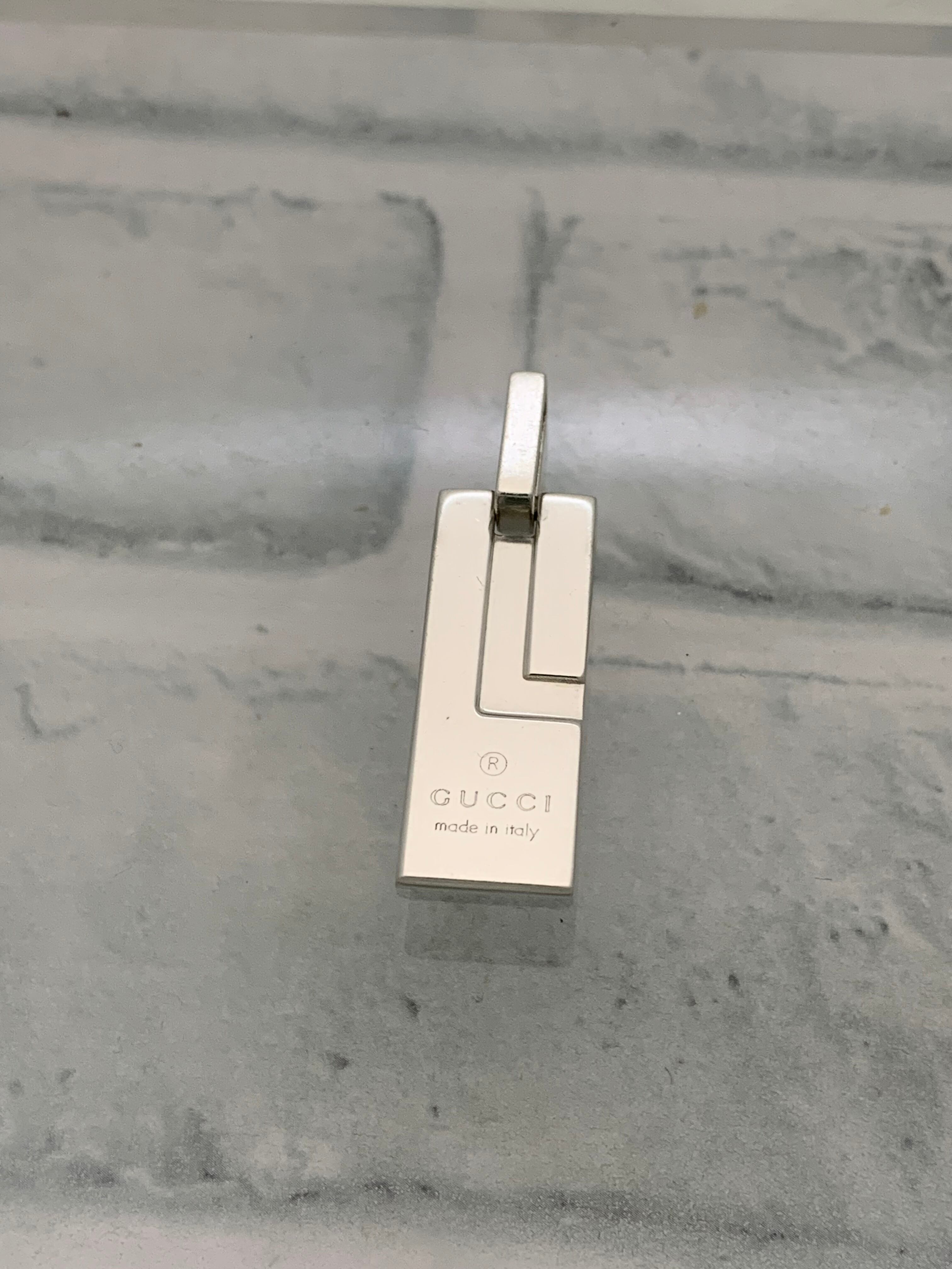 美品 オールドグッチ GUCCI ロゴ プレート ネックレストップ | Pay ID