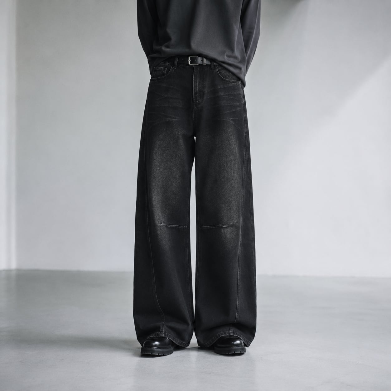 Straight black denim pants 0009