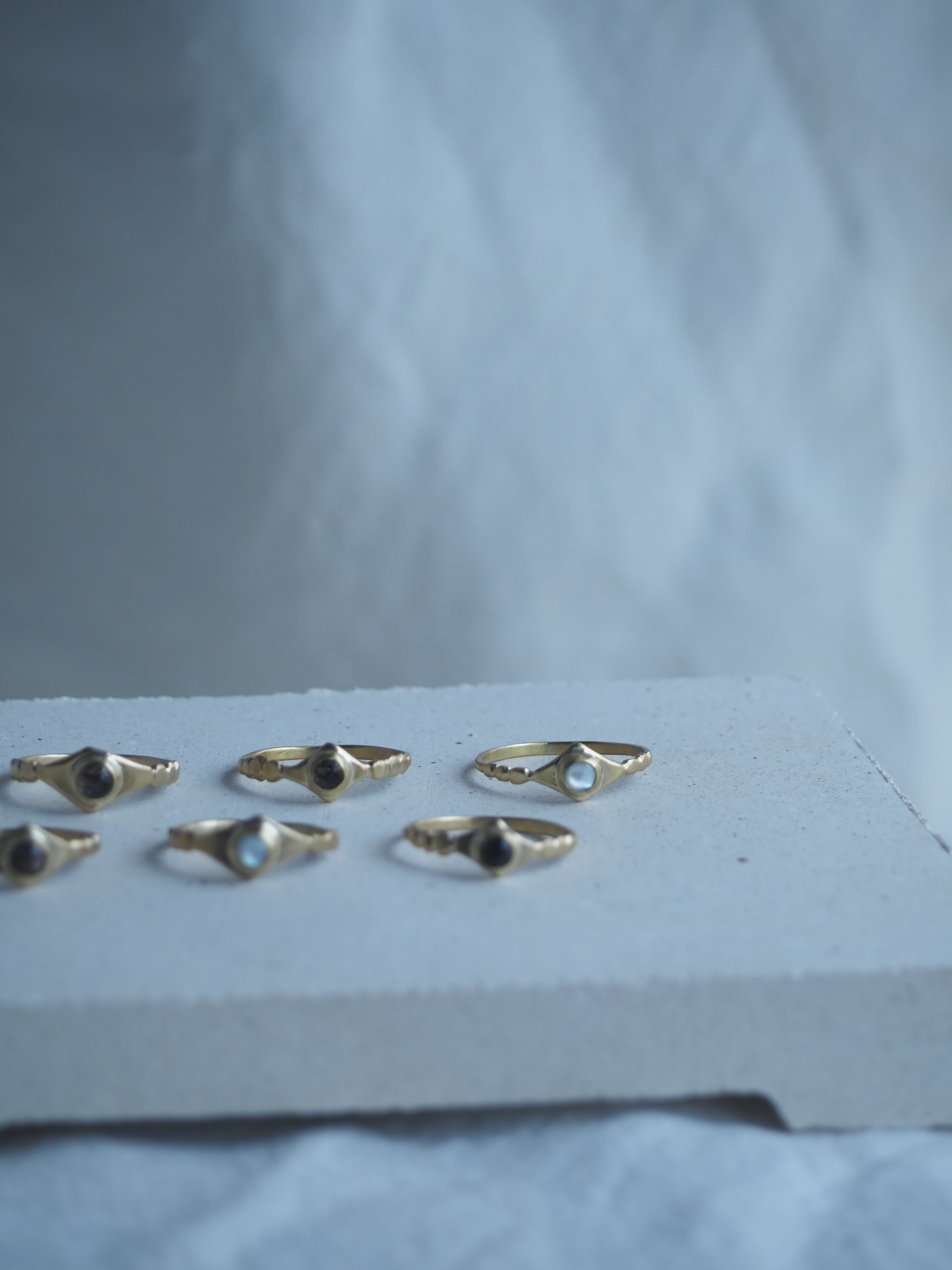 SHAVE STONE THIN RING