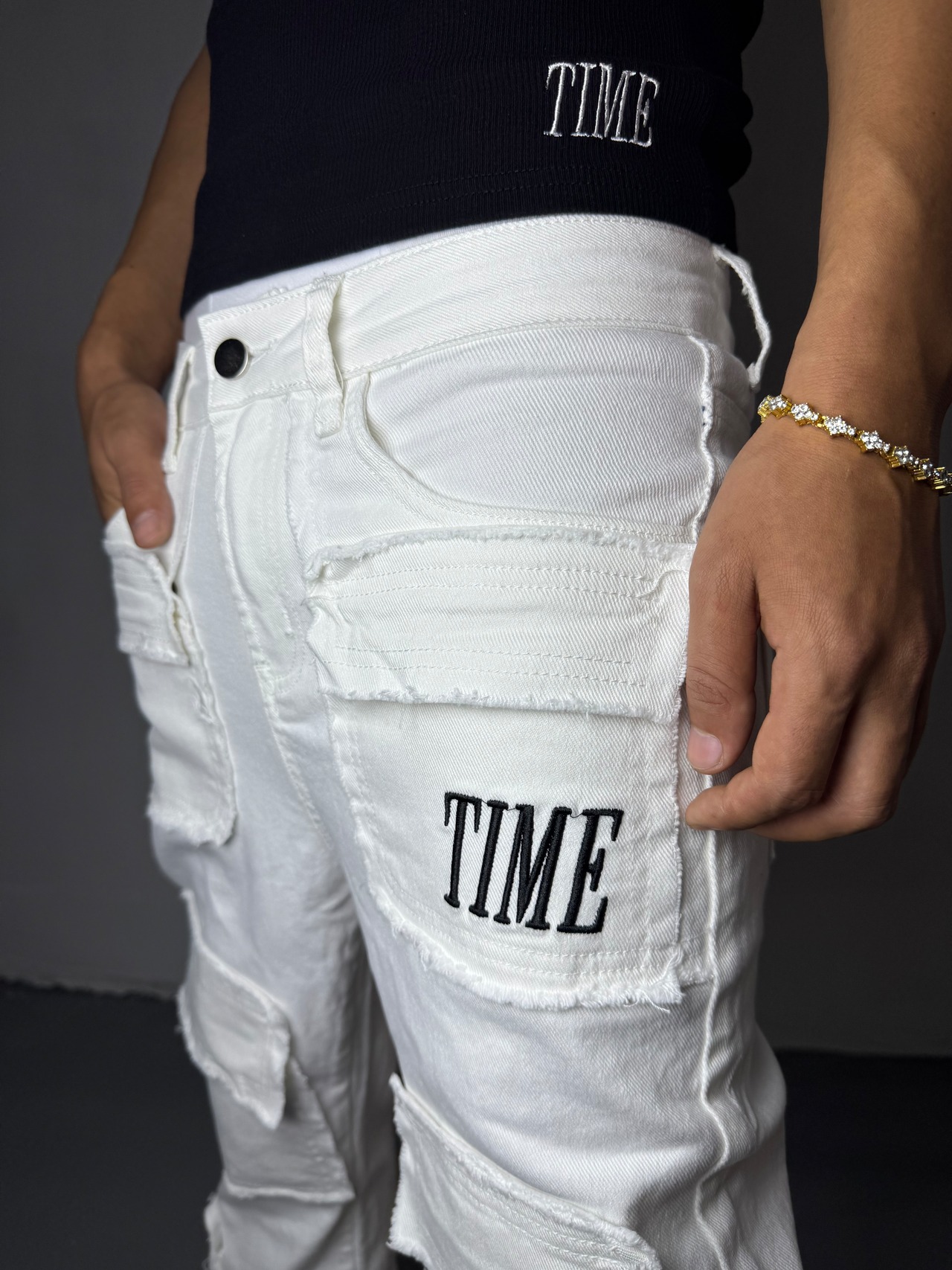 存在感設計｜主張しすぎないマルチポケットデニム(D00001)