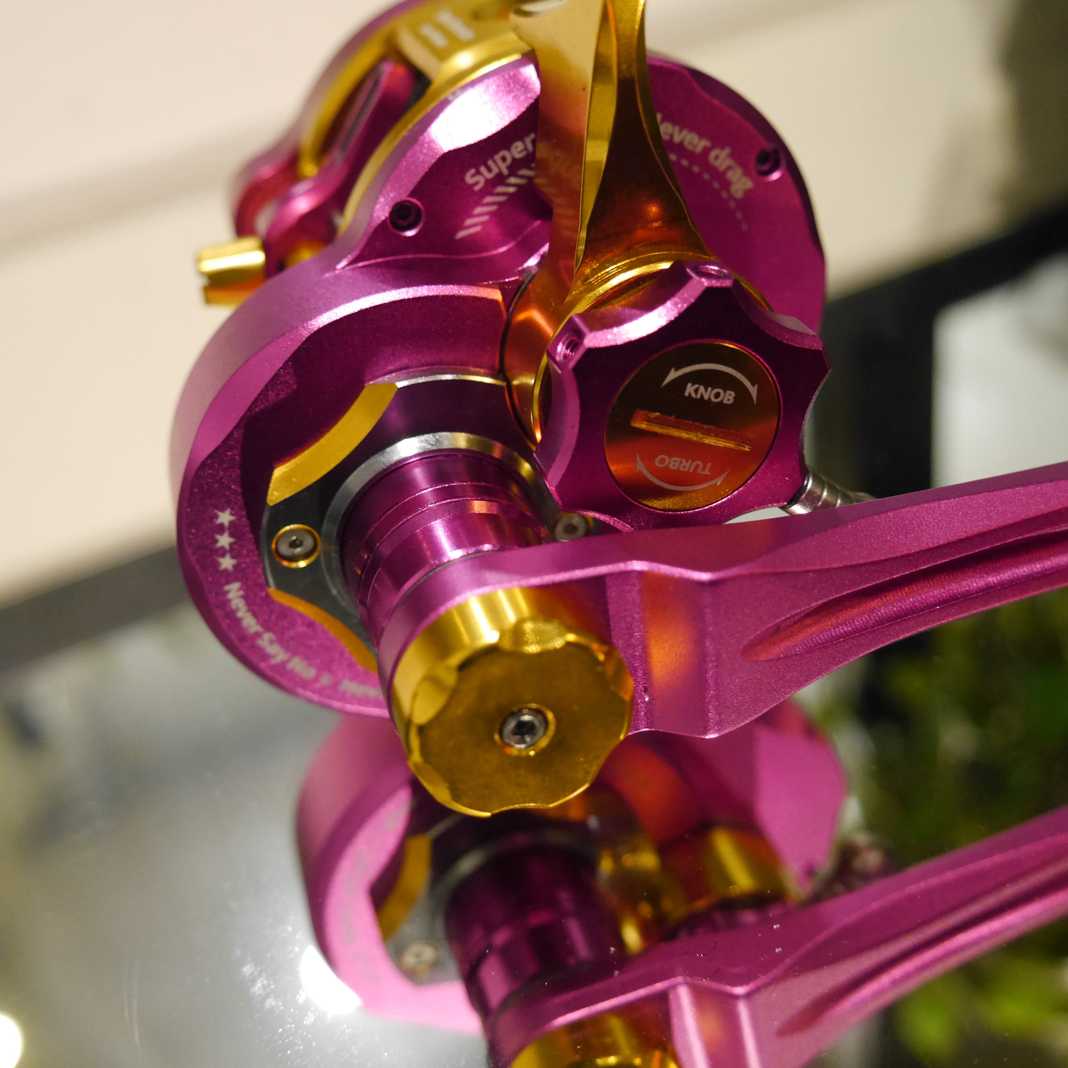 リール JM Pink/Gold/Titanium JM Gangster PE Micro Reel | RedfishBluefish手